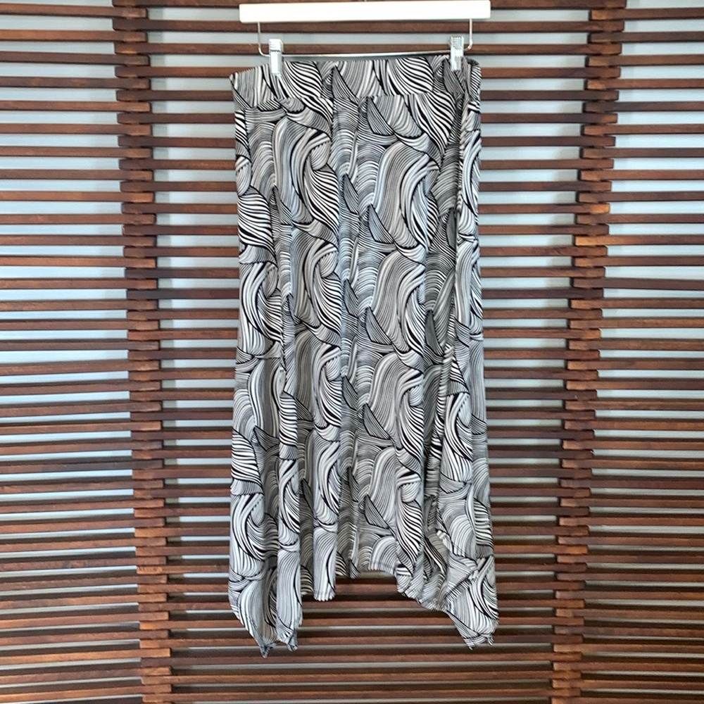 Chaus skirt